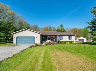 5561 Phillips Rice Rd, Cortland, OH 44410