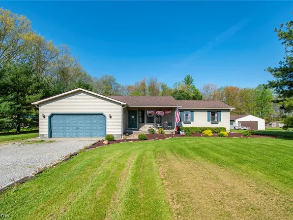 5561 Phillips Rice Rd, Cortland, OH 44410