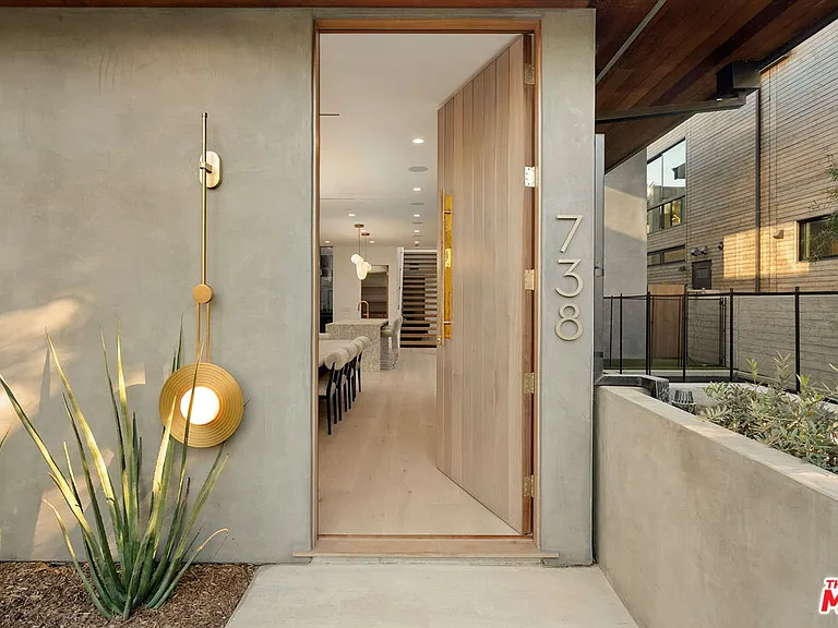 738 Palms Blvd — Photo 4
