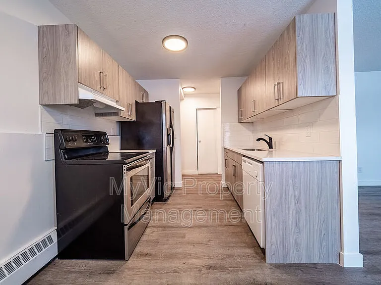 4510 47th St — Photo 3