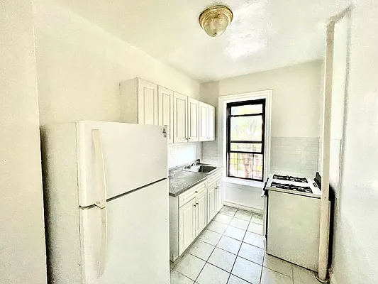 Rented by Pear NYC LLC | media 34