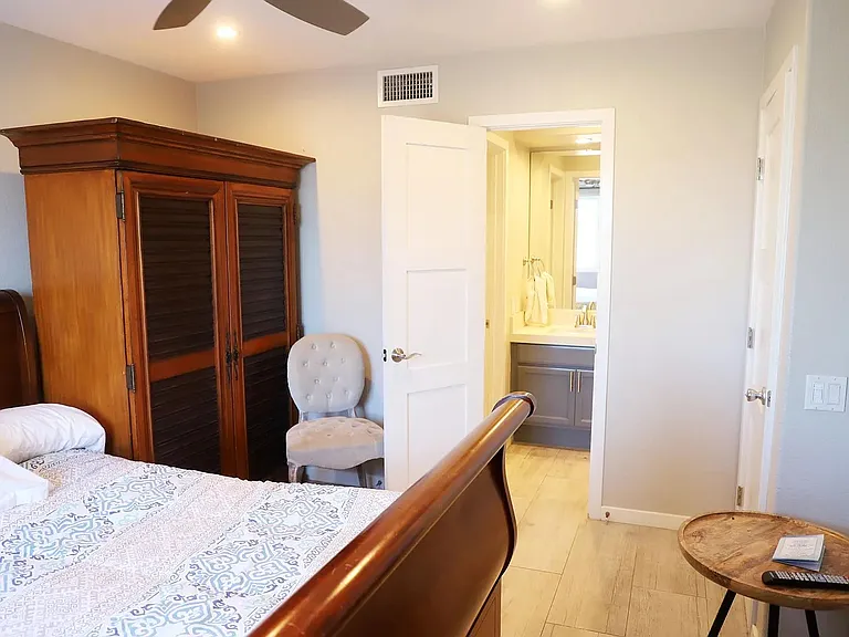 1035 Hornblend St — Photo 14