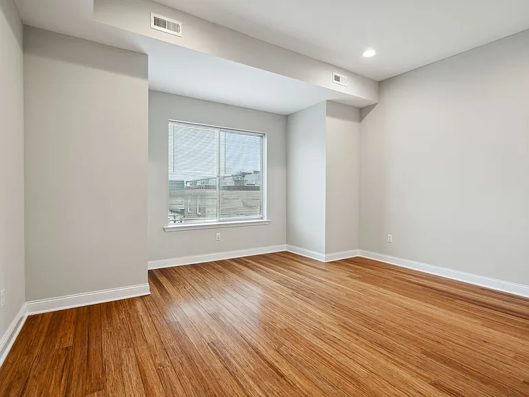 1633 Carpenter St — Photo 22