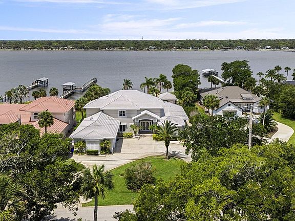 4th image of 626-1 Riverside Dr