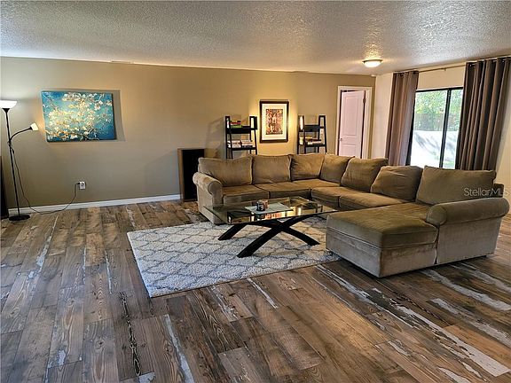 4th image of 605 Knollwood Dr