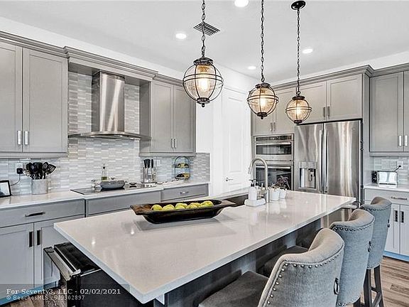 4th image of 1081 Veleiros Blvd