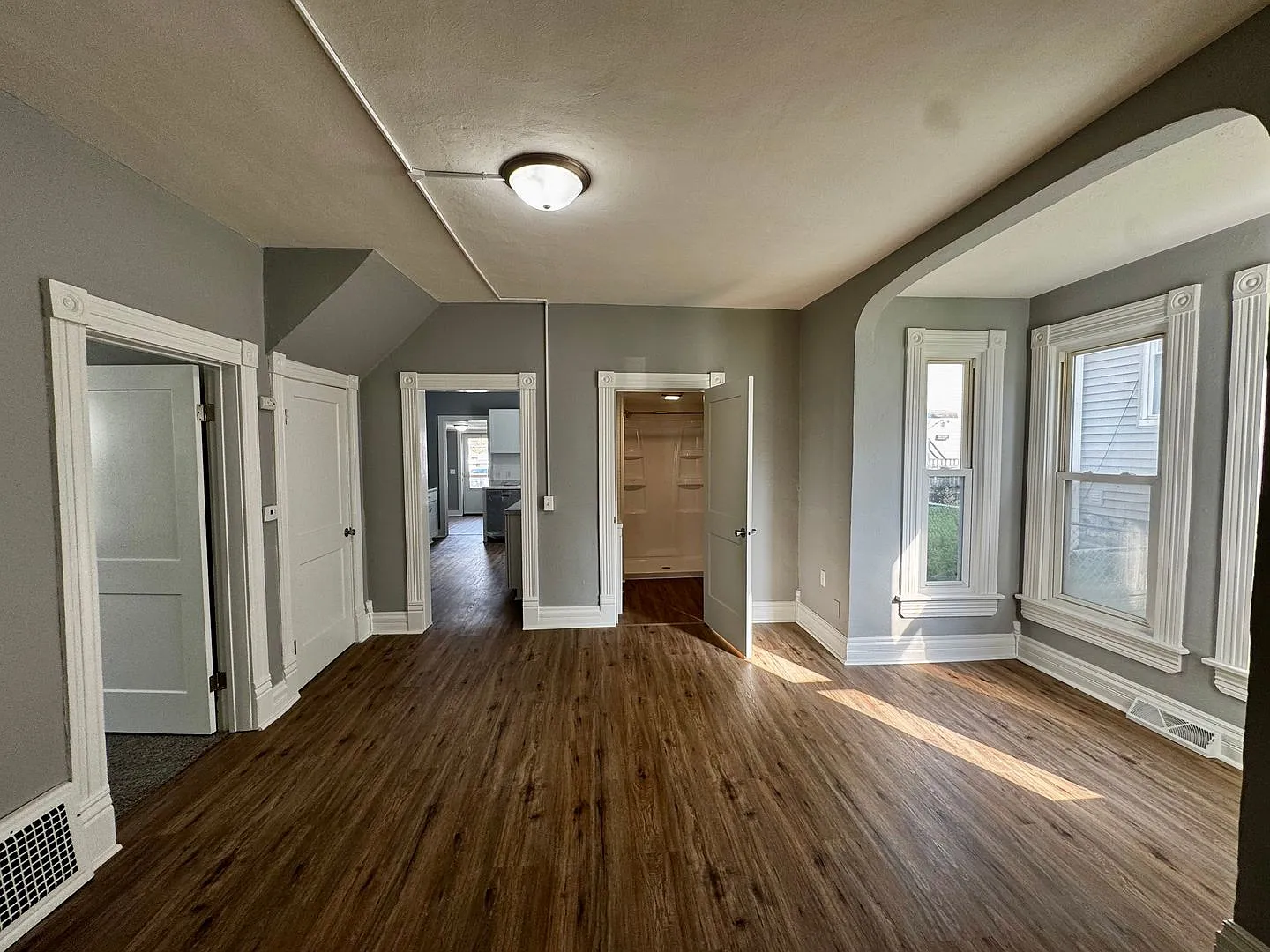8 Bedroom, 2 Bathroom Home with 3-Car Garage Fully Updated! — Photo 4