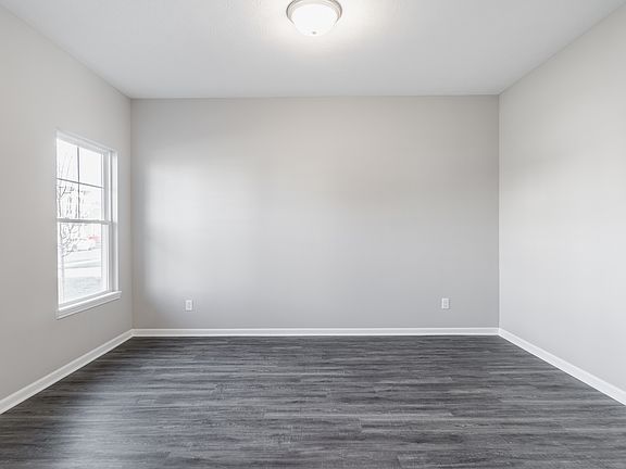 4th image of 18327 Burton Way