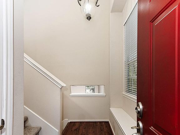 3rd image of 15 Marble Rock Pl