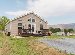 809 8th St, Shenandoah, VA 22849