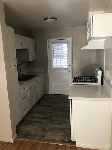 1st image of 904 1st St #2