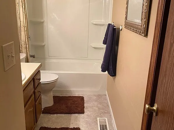 665 N Laurel Ave, Wahoo, NE 68066