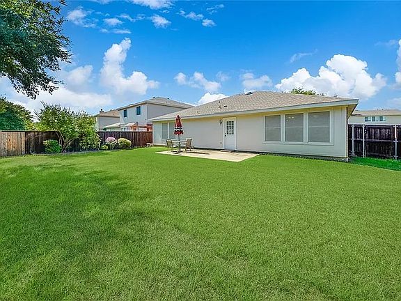 2nd image of 2520 Sierra Dr