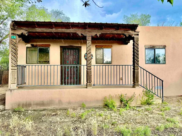 19 Valerio Road, Ranchos de Taos, NM 87557