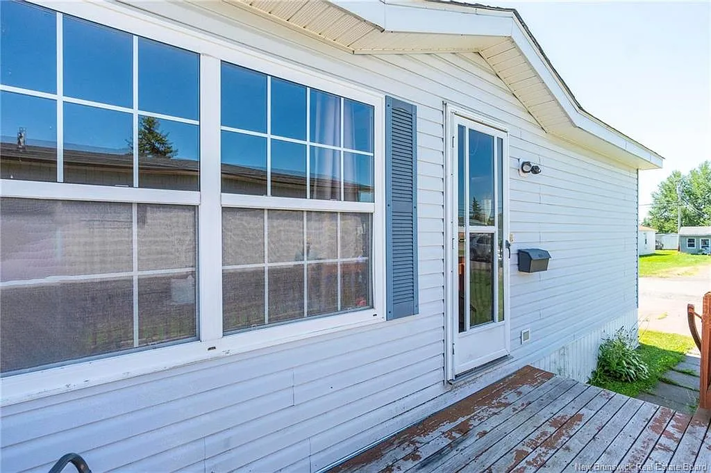 3 bed, 1.0 bath, 1056 sqft, $124,900 — Photo 4