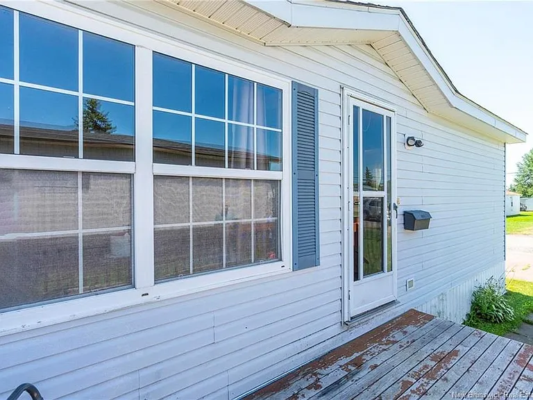29 Gerald Blvd — Photo 4