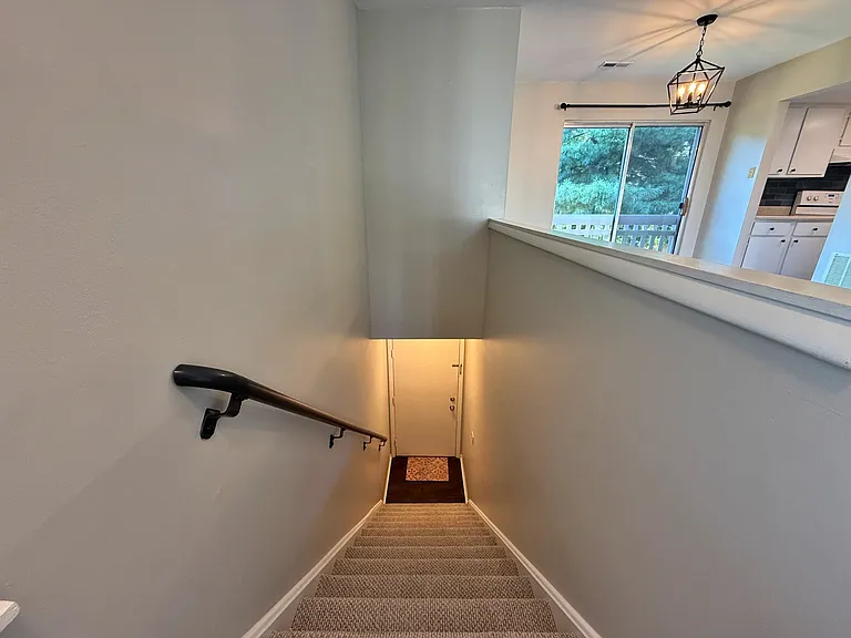 1702 Granville Rd — Photo 5