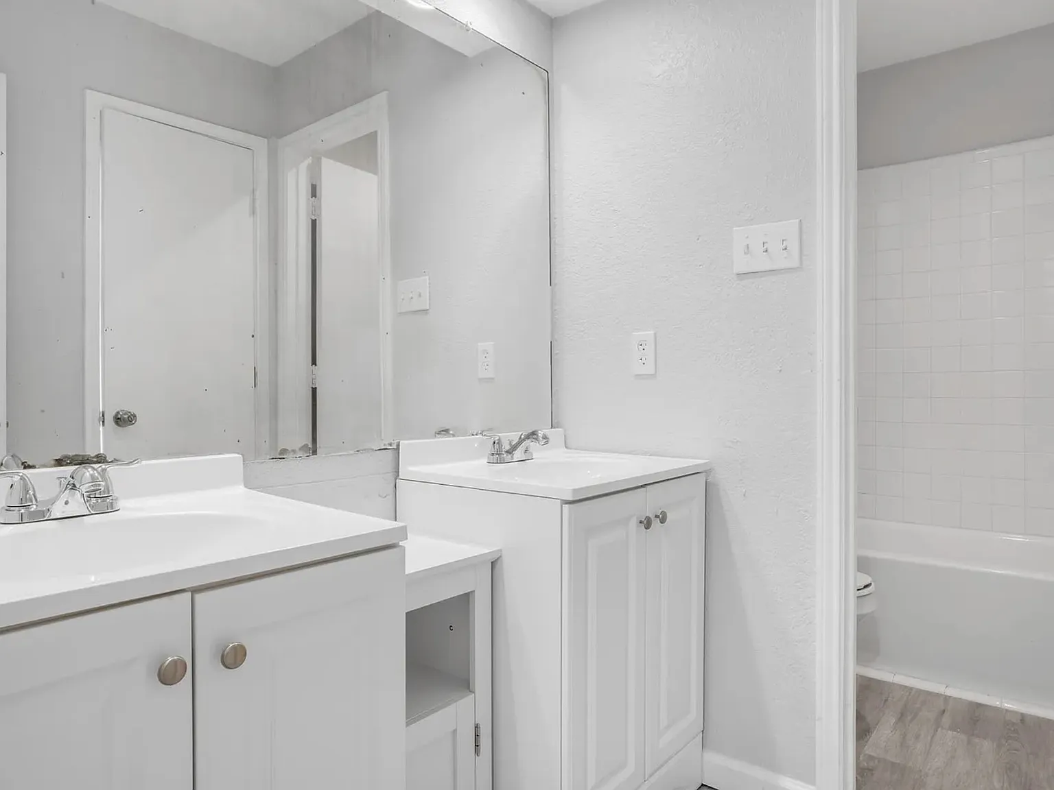 2 bed, 1.5 bath, 1158 sqft, $1,600 — Photo 4