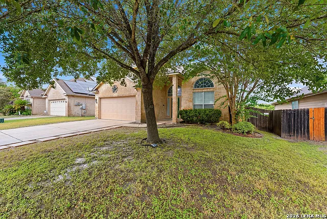 2429 Angelina Dr — Photo 2
