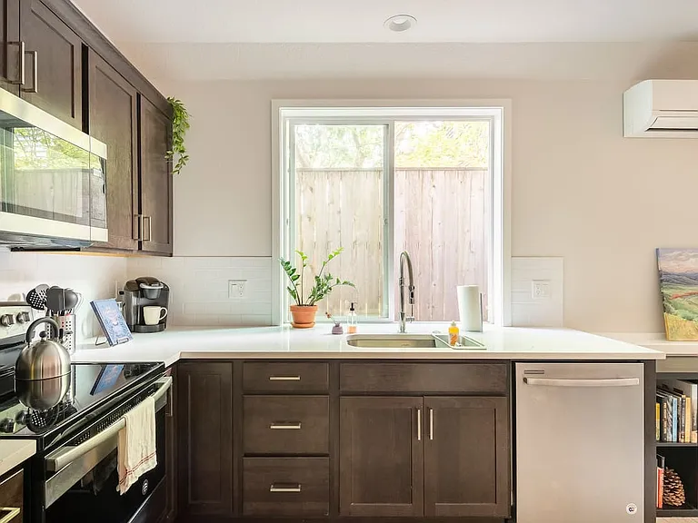 5201 NE 14th Pl #B — Photo 2