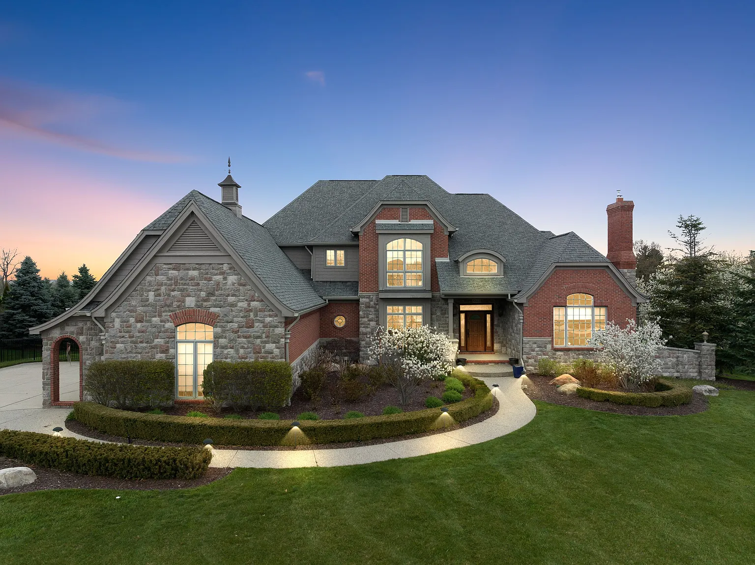 5841 Bradbury Run photo 1