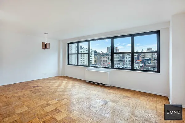 Sold by Bond New York | media 22