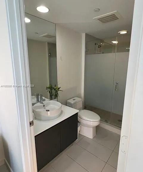 31 SE 6th St #1606 — Photo 14