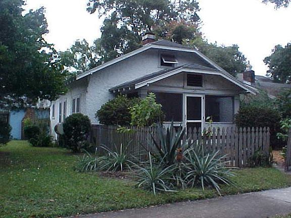 2nd image of 1221 Greenwood St