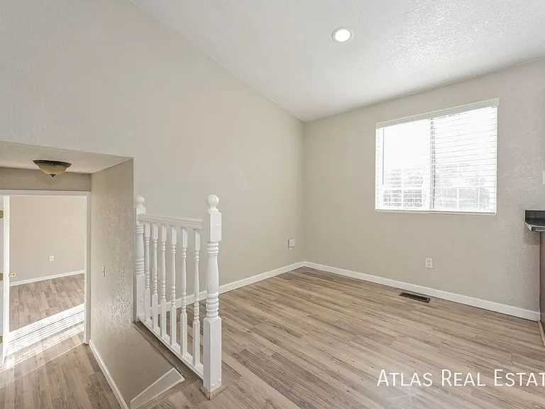 1484 S Cathay Way — Photo 4