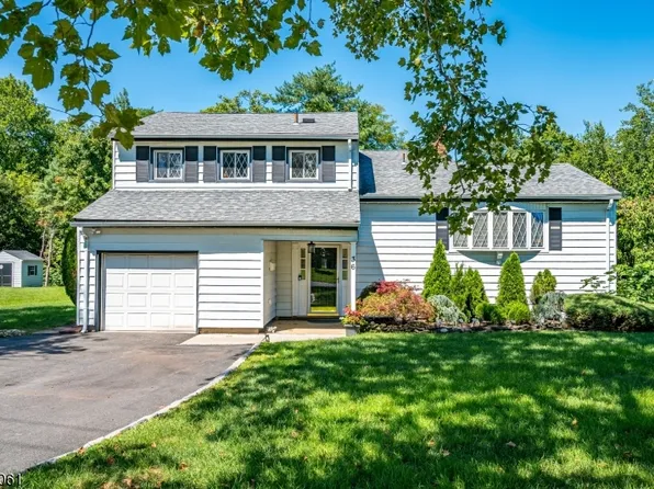 36 Foxwood Dr, Franklin Twp., NJ 08873