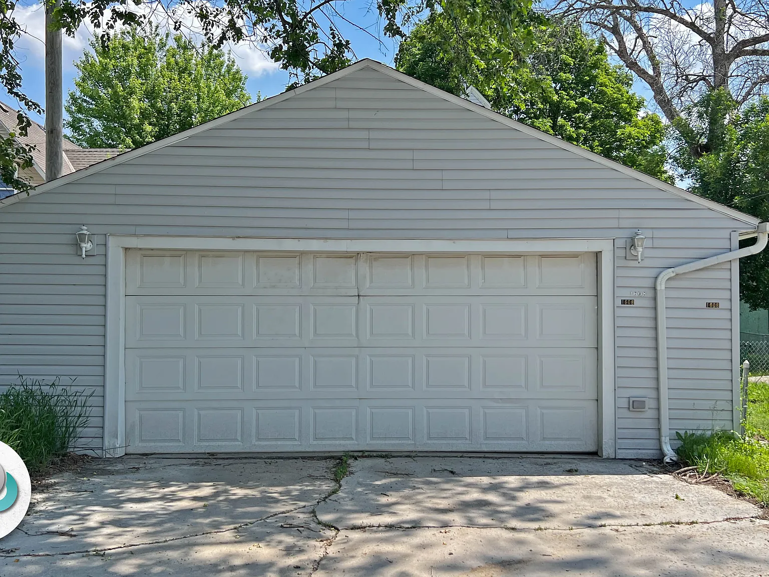 3 bed, 1.5 bath, 1276 sqft, $1,200 — Photo 3