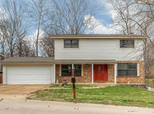 1227 Miremont Dr, Manchester, MO 63011