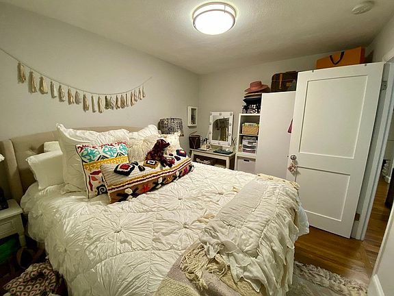 5th image of 649 E 7th St #1
