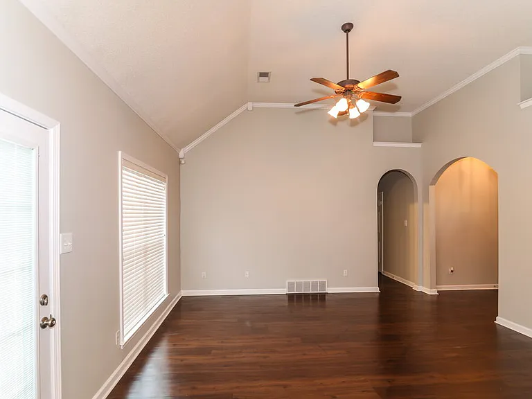 9921 Greenalder Cv N — Photo 3