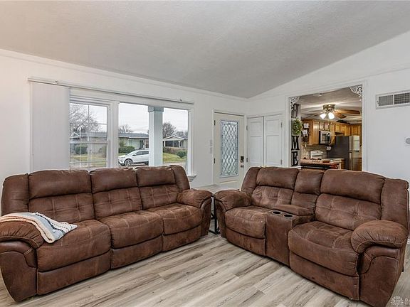 3rd image of 224 Galewood Dr