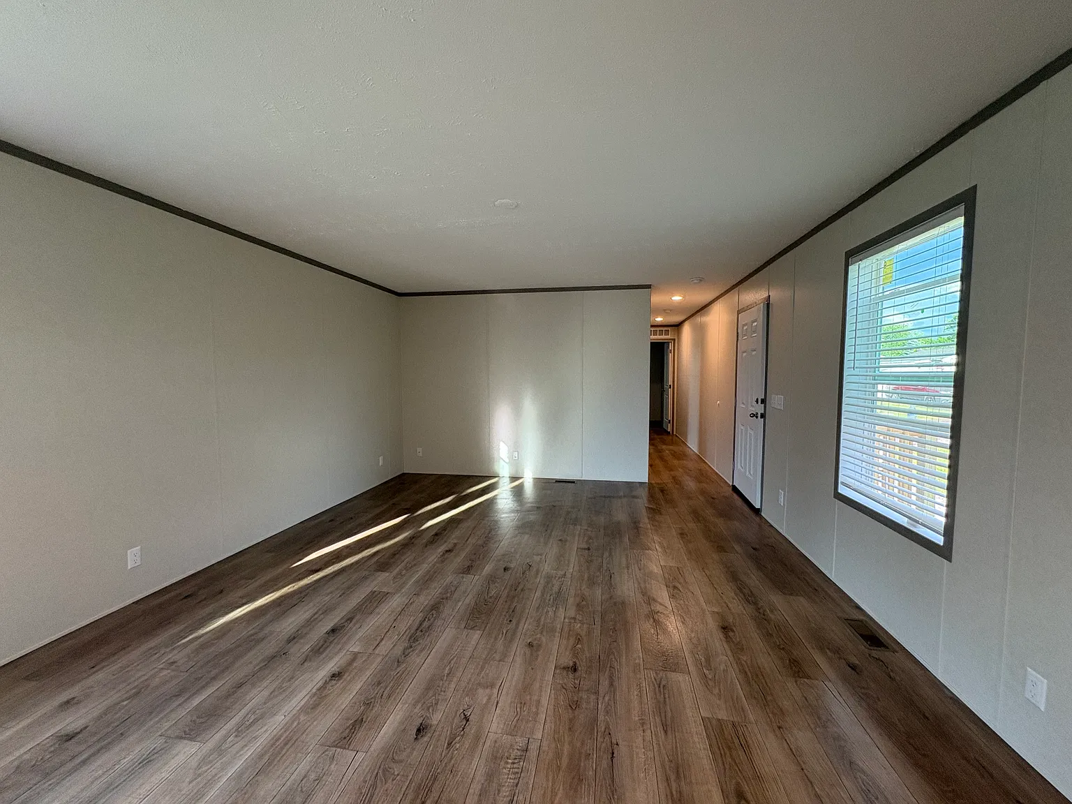 3 bed, 1216 sqft, $1,249 — Photo 4