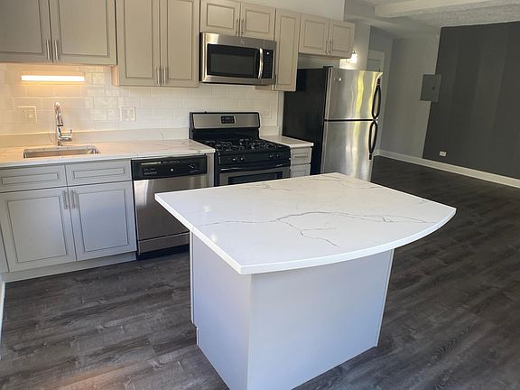 3rd image of 4552 N Malden St #205