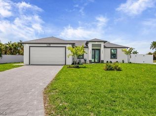 100 SW 17th Pl, Cape Coral, FL 33991