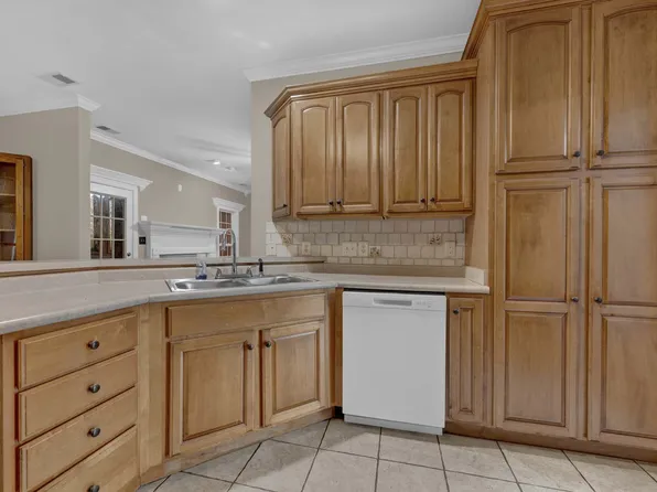 5217 Overlook Cir, Birmingham, AL 35244