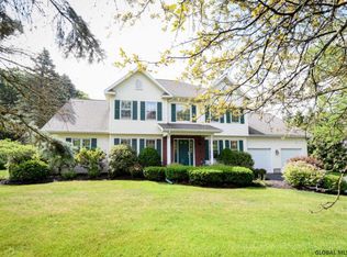 5 Primrose Ln, Albany, NY 12211