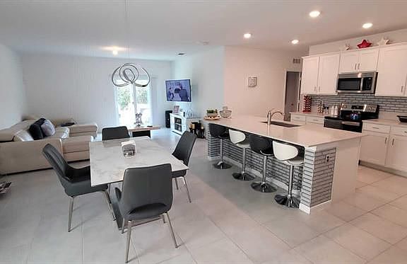 4th image of 740 Worlington Ln