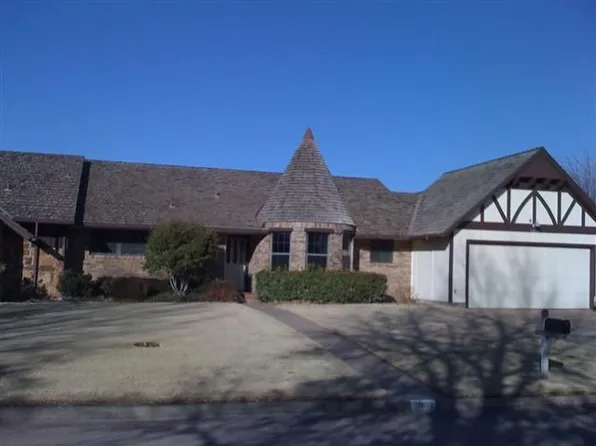 3902 Westminster Dr, Enid, OK 73703