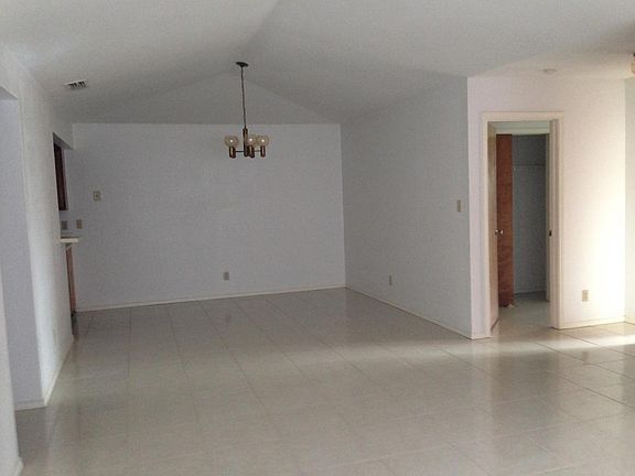 3rd image of 1726 Bobcat Ln