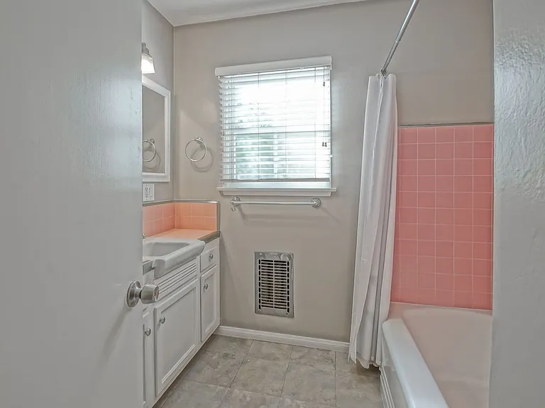 14226 Isis Ave — Photo 19