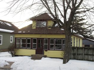 717 N Beaumont Rd, Prairie Du Chien, WI 53821