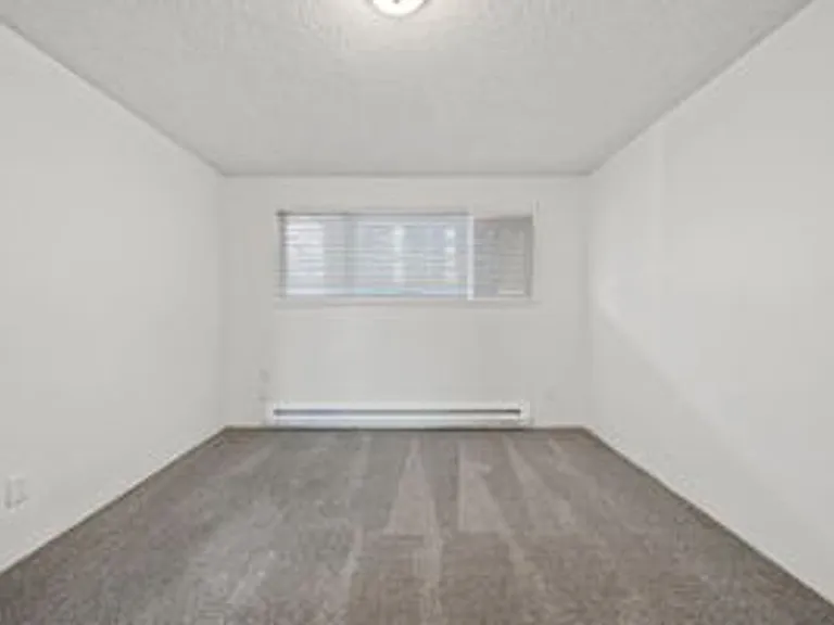 Park Ridge Apartments — Photo 95