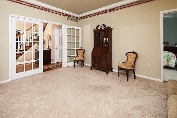 5th image of 301 Jessica Dr