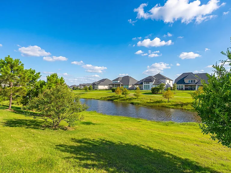 5634 Amber Brook Ln — Photo 48