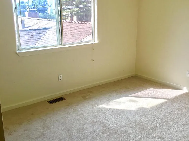 743 Adams St — Photo 32