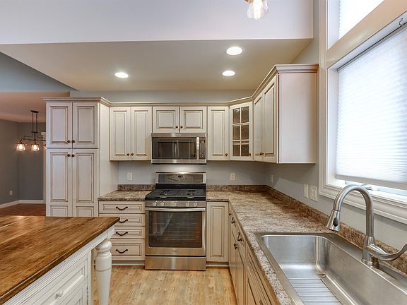 4th image of 1145 Ivanhoe Ct